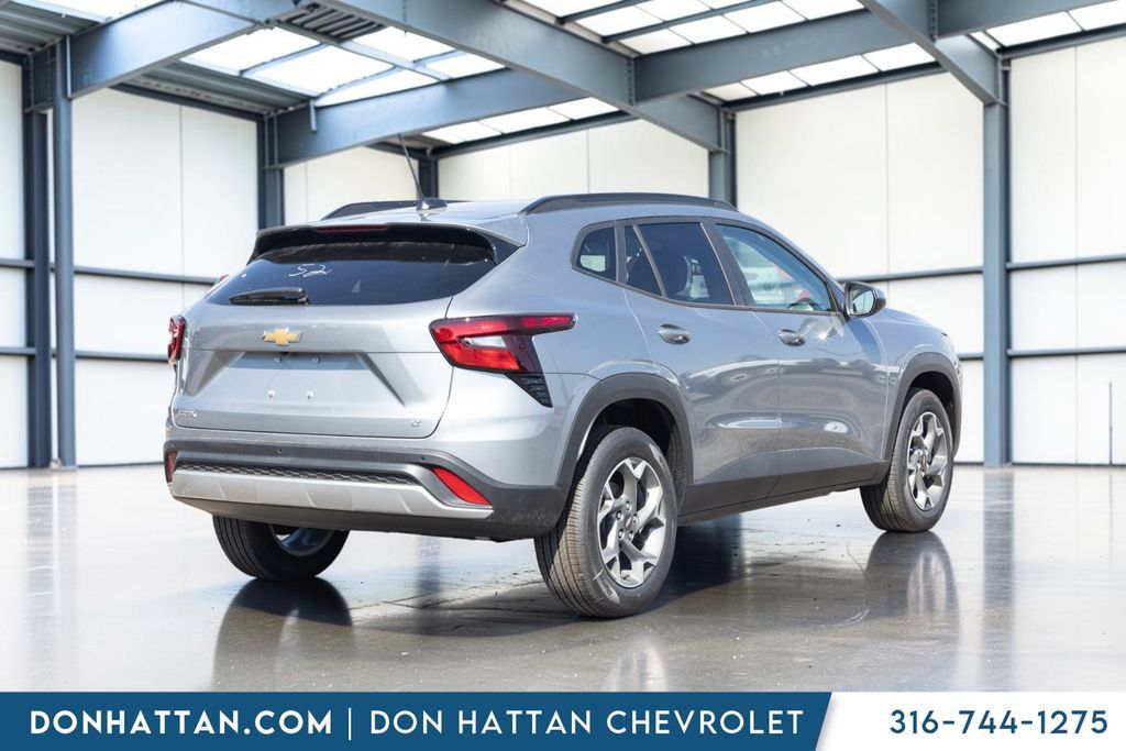 New 2026 Chevrolet Trax LT w/ Driver Confidence Package FWD image 24
