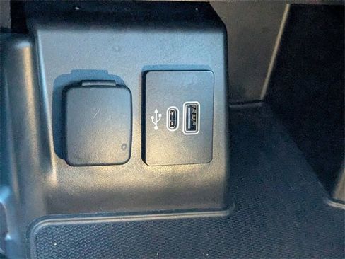 Used 2025 Ford Explorer Active image 21