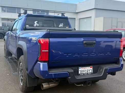 Used 2024 Toyota Tacoma TRD Off-Road image 3