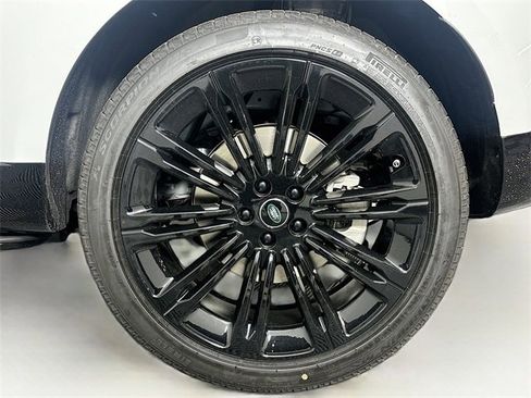 New 2025 Land Rover Range Rover SE image 29