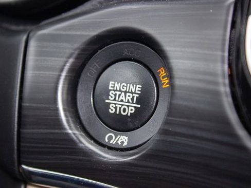 Used 2019 Jeep Grand Cherokee Limited image 31