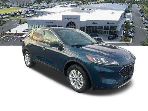 Used 2020 Ford Escape SE image 3