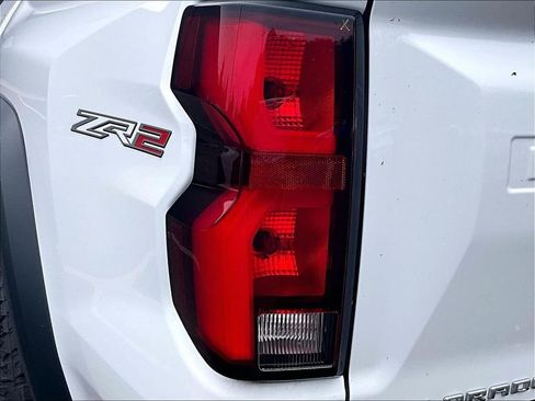 Used 2024 Chevrolet Colorado ZR2 AWD/4WD image 25