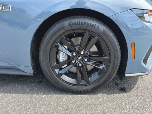 Used 2024 Ford Mustang GT RWD image 2