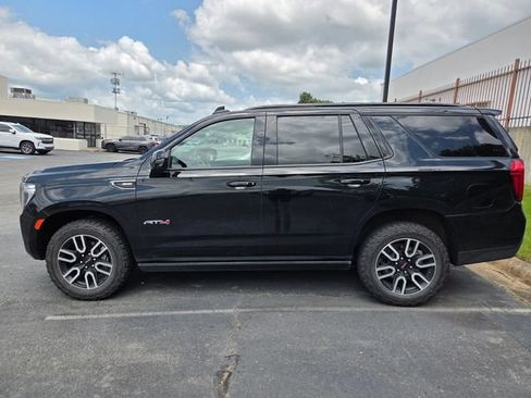 Used 2023 GMC Yukon AT4 w/ Technology Package AWD/4WD image 6