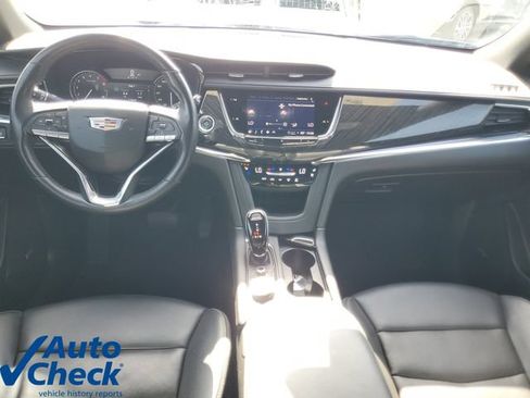 Used 2021 Cadillac XT6 Premium Luxury FWD image 16