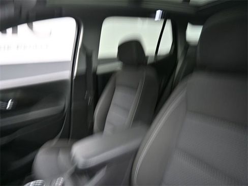 Used 2022 GMC Terrain SLE w/ Driver Convenience Package image 16