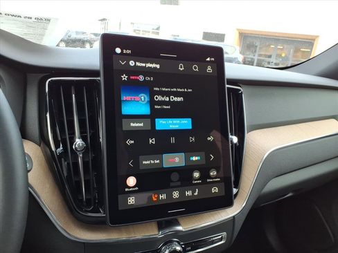 New 2026 Volvo XC60 B5 Plus w/ Climate Package image 18