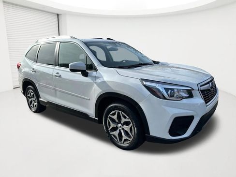 Used 2019 Subaru Forester Premium AWD/4WD image 3