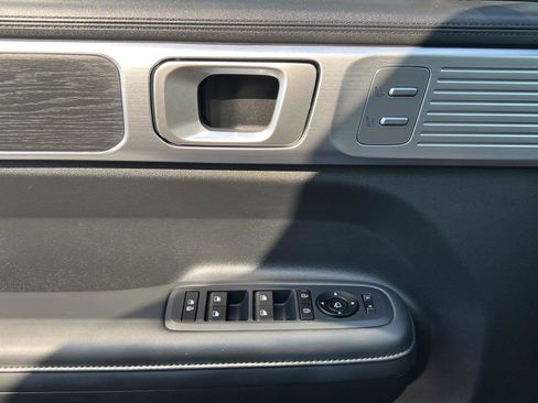 Certified 2025 Hyundai Santa Fe Limited AWD/4WD image 31