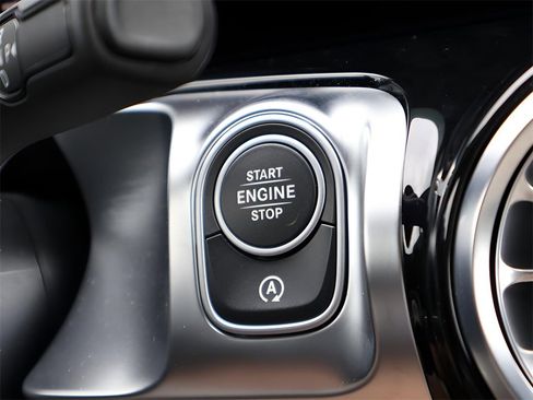 New 2025 Mercedes-Benz GLB 250 4MATIC image 28