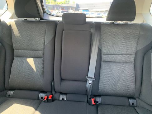 Used 2025 Nissan Rogue SV FWD image 27