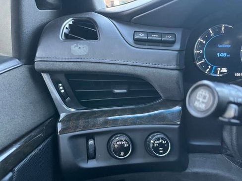 Used 2017 Cadillac Escalade ESV Platinum image 24