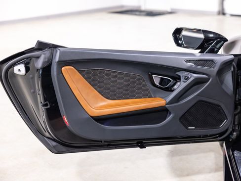 Used 2023 Lamborghini Huracan EVO AWD/4WD image 29