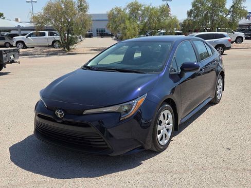 Used 2025 Toyota Corolla LE FWD image 4