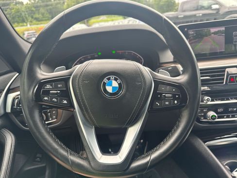 Used 2020 BMW 540i w/ Premium Package RWD image 18