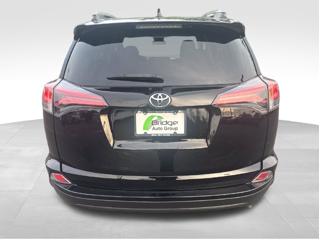 Used 2018 Toyota RAV4 LE w/ All Weather Liner Package AWD/4WD image 6