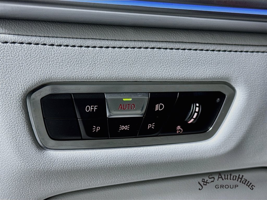 Used 2023 BMW XM AWD/4WD image 10