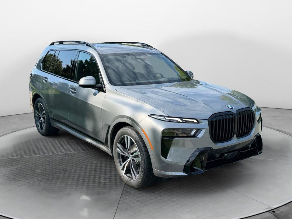 New 2027 BMW X7 xDrive40i w/ M Sport Package AWD/4WD image 1