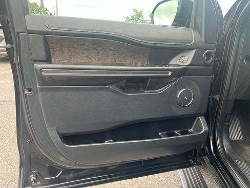 Used 2020 Ford Expedition Limited RWD image 38