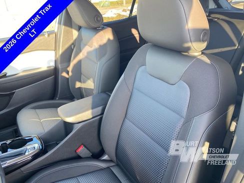 New 2026 Chevrolet Trax LT w/ Driver Confidence Package image 9
