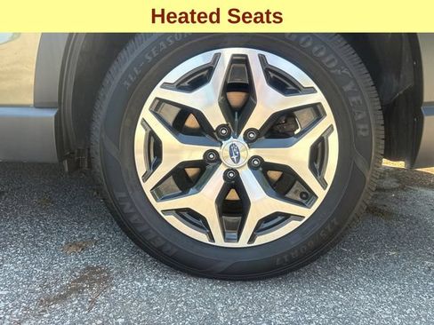 Certified 2023 Subaru Forester Premium AWD/4WD image 8