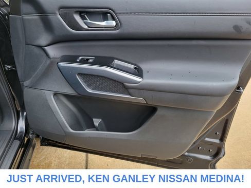 Certified 2025 Nissan Pathfinder SL w/ SL Premium Package AWD/4WD image 24