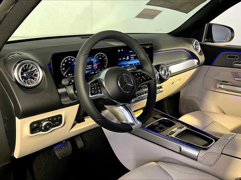 New 2026 Mercedes-Benz GLB 250 4MATIC image 9