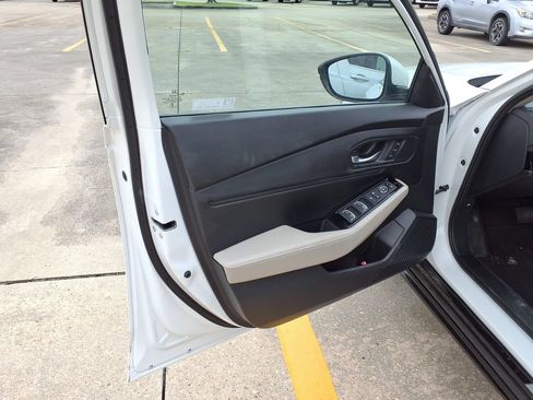 Used 2023 Honda Accord Touring image 13