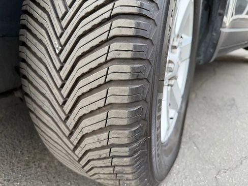 Used 2014 GMC Acadia SLE image 49