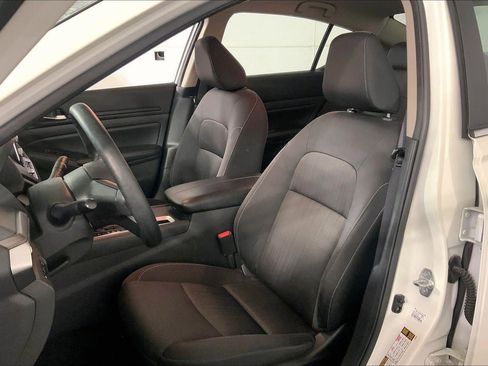 Used 2025 Nissan Altima 2.5 SV FWD image 22