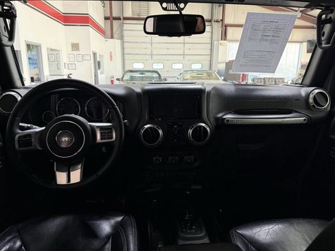 Used 2015 Jeep Wrangler Unlimited Rubicon AWD/4WD image 20