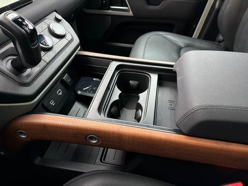 Used 2021 Land Rover Defender 110 S image 33