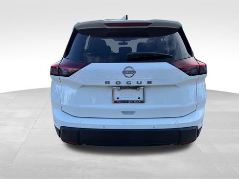 Used 2024 Nissan Rogue S FWD image 6