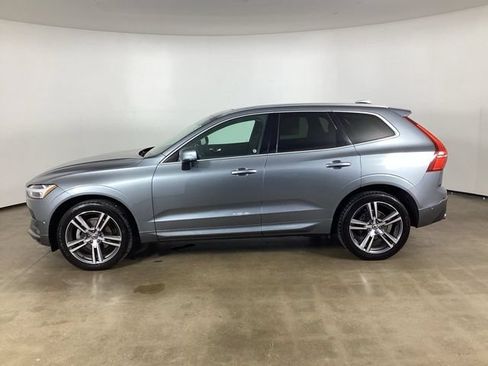 Used 2018 Volvo XC60 T5 Momentum w/ Vision Package AWD/4WD image 16