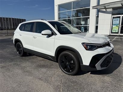 New 2025 Volkswagen Taos SE