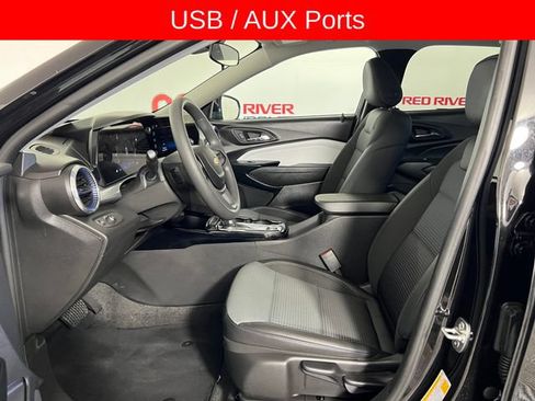 Used 2026 Chevrolet Trax LT FWD image 10