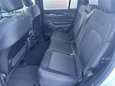 New 2025 Jeep Grand Cherokee Laredo X image 19