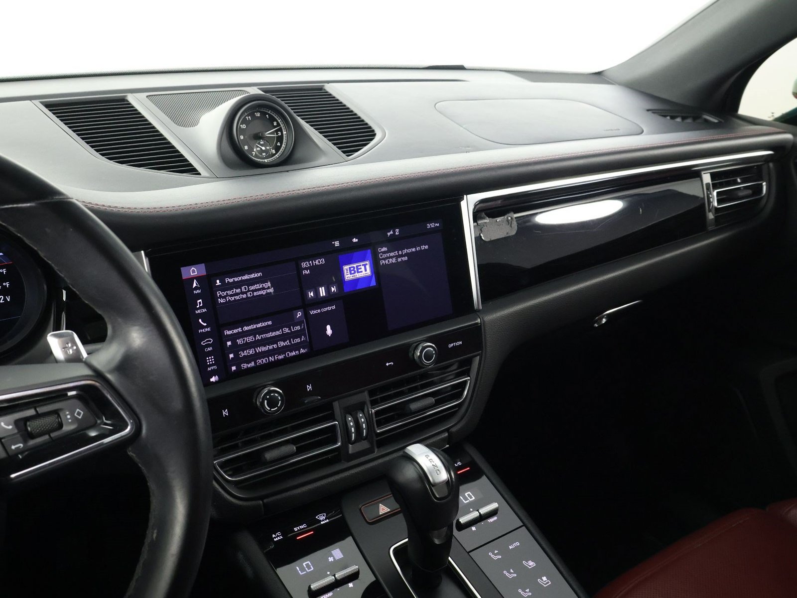 Certified 2023 Porsche Macan AWD/4WD image 13