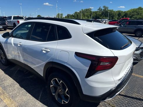 Used 2025 Chevrolet Trax LT FWD image 26