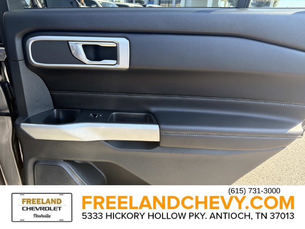 Used 2021 Ford Explorer XLT w/ Equipment Group 202A AWD/4WD image 24
