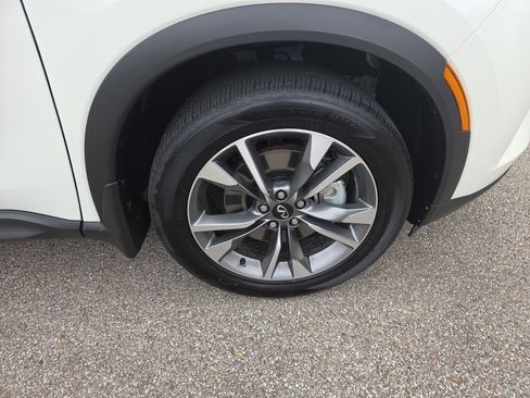 Used 2025 INFINITI QX60 Luxe w/ Vision Package image 15