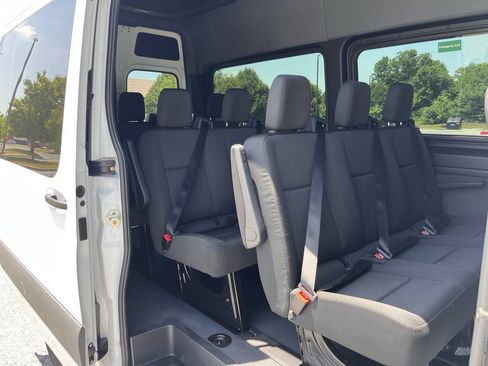 Used 2024 Mercedes-Benz Sprinter 2500 image 10