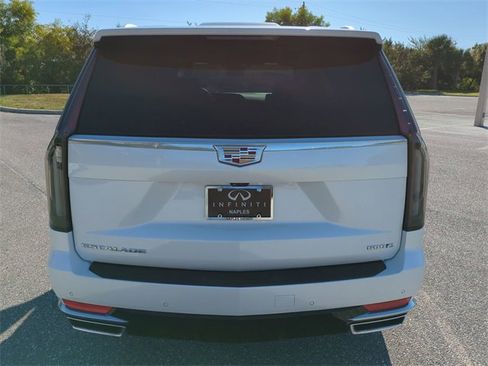 Used 2024 Cadillac Escalade Premium Luxury image 5