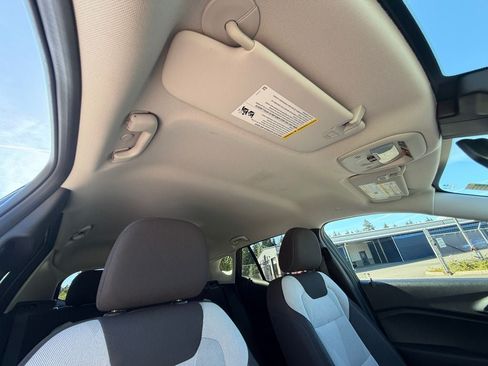 Used 2025 Chevrolet Trax LS w/ LS Convenience Package FWD image 27