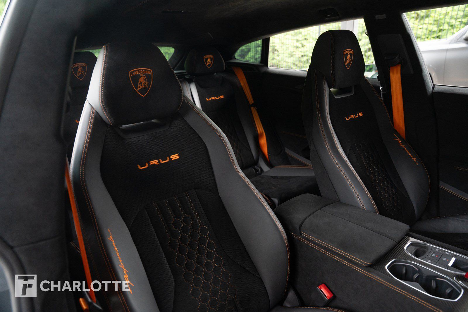 Used 2023 Lamborghini Urus Performante AWD/4WD image 32
