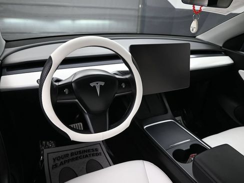 Used 2022 Tesla Model Y Performance AWD/4WD image 22