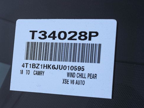 Used 2018 Toyota Camry XSE image 28