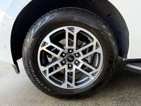 Used 2025 Ford Expedition Active AWD/4WD image 20