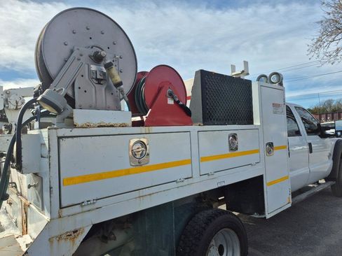 Used 2012 Ford F550 4x4 Crew Cab Super Duty w/ Payload Upgrade Pkg image 26